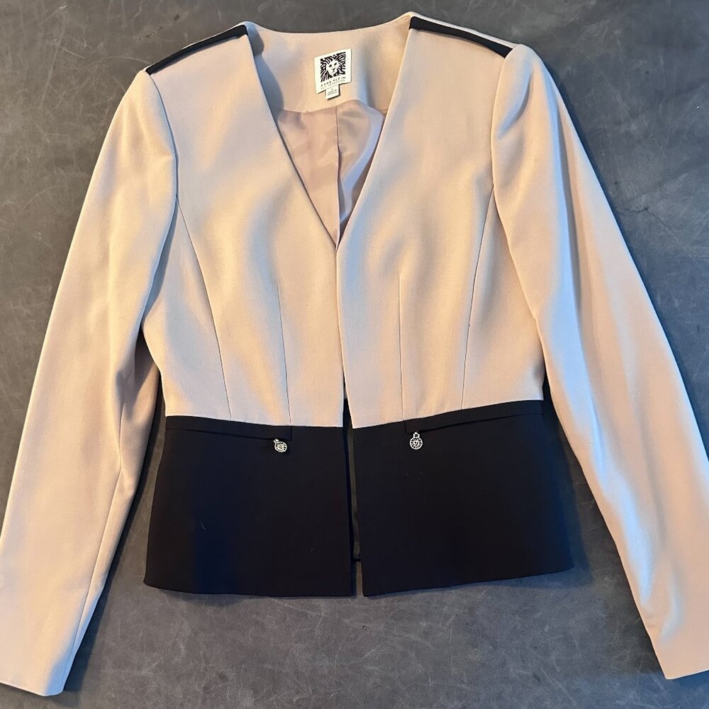 Anne Klein | Color-blocked "Lion Logo" Architectural Blazer